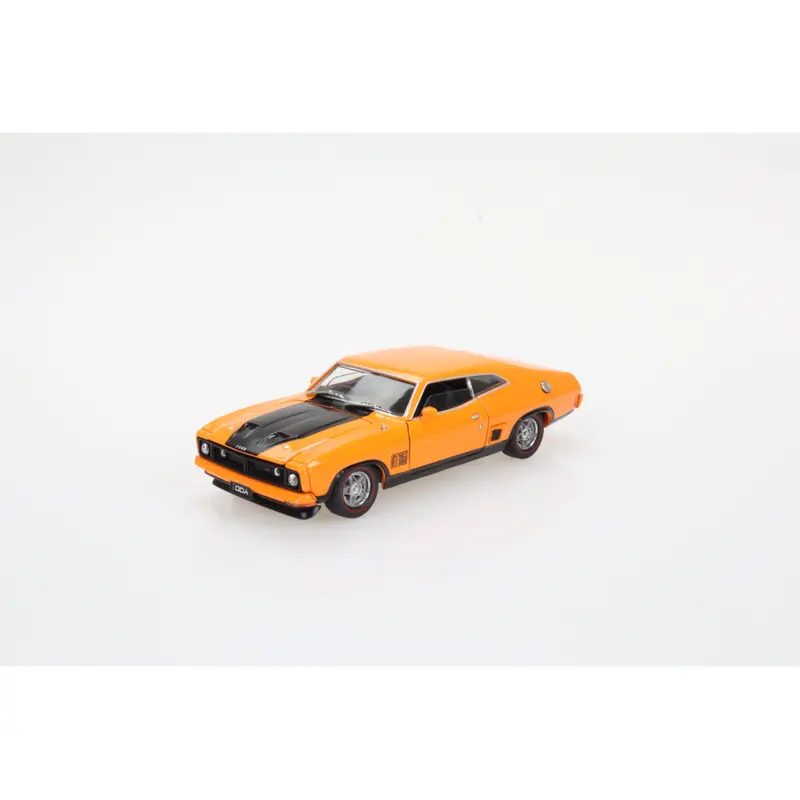 Chrysler Valiant Charger E38 White Diecast Model Car 1:32 Scale (Approx. 14–15Cm) Collectible 1